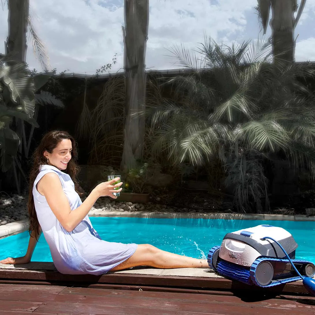 Dolphin s100 Robotic Pool Cleaner